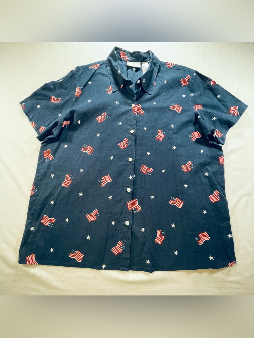 Liz Claiborne Women’s L Patriotic Shirt Red Blue Flags America USA Short Sleeve